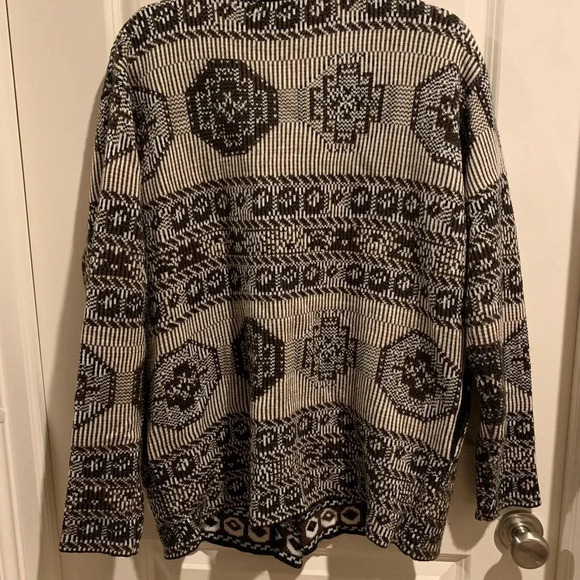 LF cardigan/ sweater / jacket - Picture 5 of 7